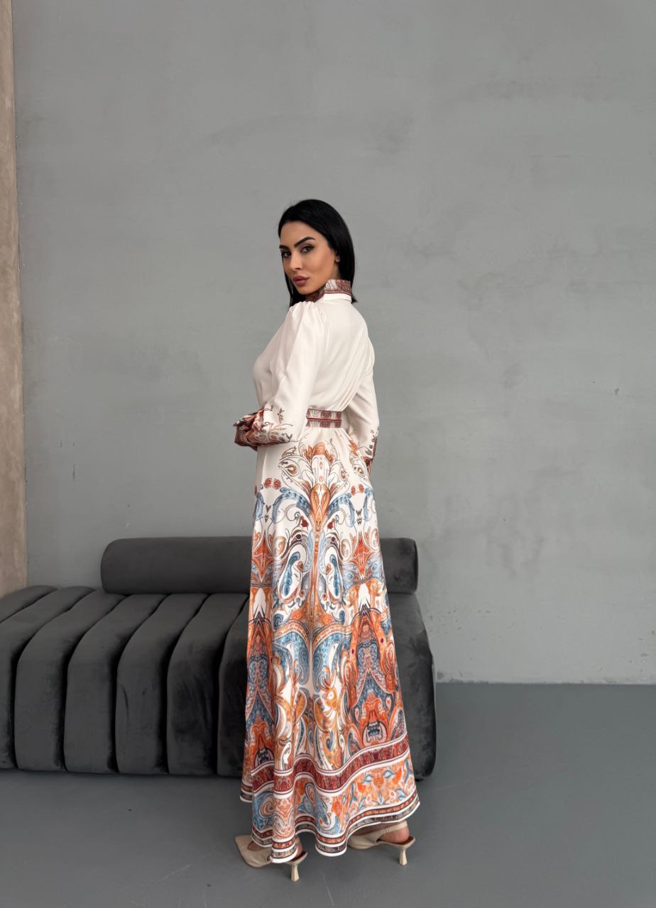 Elegant Vintage-Inspired Paisley Maxi Dress